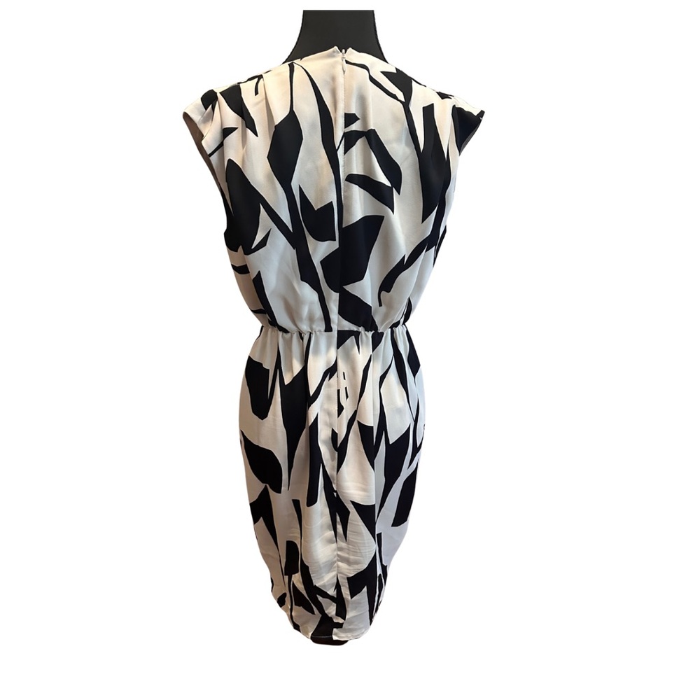 Express Monochrome Patterned Dress - image 4